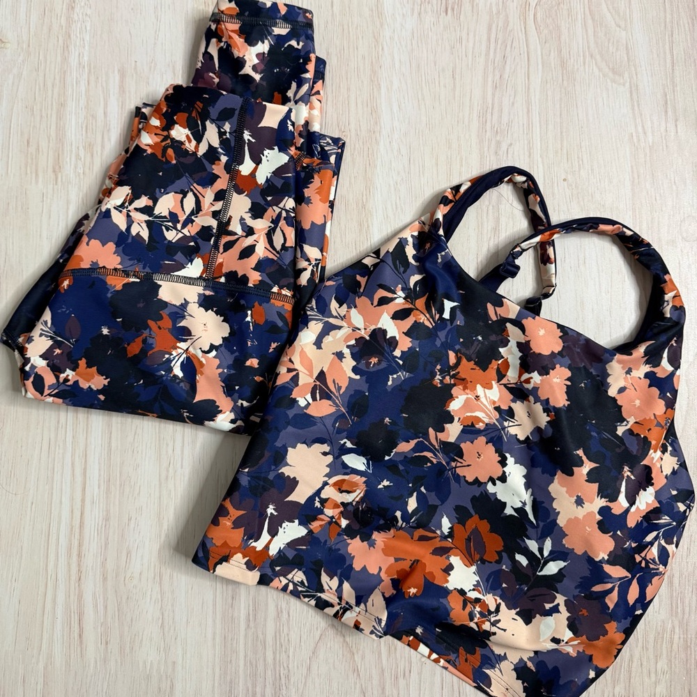 Old Navy Floral Sports Bra and Leggings Set in Navy, Peach, Cream